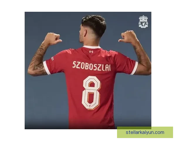 索博斯洛伊本赛季在利物浦中场表现稳健，状态持续提升